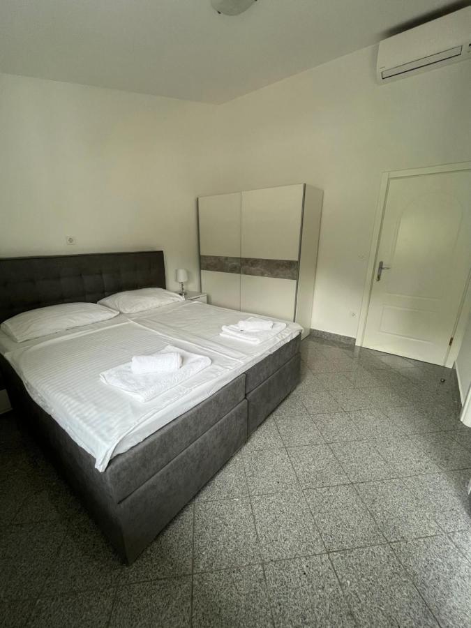 Apartments Adria 茨里克韦尼察 外观 照片
