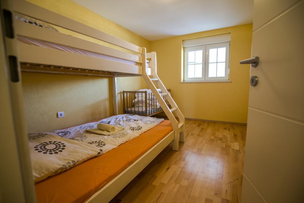 Apartments Adria 茨里克韦尼察 外观 照片